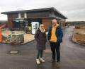 Bild: upl
Franchise-Nehmerin der neuen McDonalds-Filiale ist Simone Hötzel, Fabian Tillner ist der McDonalds-Bezirksleiter.