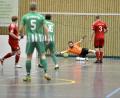 Bild: Hubert Ziegler
Da streckt sich der Torwart des 1. FC Neukirchen – eine Szene aus dem Spiel zwischen dem gastgebenden SV Köfering (grüne Trikots) und dem 1. FC Neukirchen.
