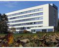Bild: Götz
Die Sorge um den Fortbestand der Oberviechtacher Klinik als "Sicherstellungskrankenhaus" hat das Aktionsbündnis "Schluss mit Kliniksterben in Bayern" nun auch Gesundheitsminister Klaus Holetschek mitgeteilt.