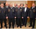 Bild: jr
Ergänzungswahlen standen bei der Feuerwehr Mitterteich an, zudem wurde ein neuer Jugendwart ernannt. Im Bild (von links) der neue Jugendwart Max Schicker, Kommandant Franz Bauernfeind, der neue stellvertretende Vorsitzende Christian Kempf, stellvertretender Kommandant Günther Sommer, Kassenprüfer Franz Arnold, Vorsitzender Christian Grillmeier, Bürgermeister Stefan Grillmeier und Kassenprüfer Hans Fick senior.