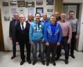 Bild: wmi
Vorsitzender Hans Wiesnet (hinten, rechts) dankte für ihre jahrzehntelange Treue Werner Roder, Martin Meier und Stephan Meier und Wolfgang Renner (hinten, von links) sowie Josef Busch, Michael Albersdorfer, Josef Lautner und Tobias Pittner (vorne,. von links).