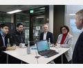 Bild: mfh
Beim Gespräch im Institut Fraunhofer Umsicht: (von links) Abteilungsleiter Kreislaufwirtschaft Alexander Hofmann, Abteilungsleiter Energietechnik Robert Daschner, die Landtagsabgeordneten Harald Schwartz und Petra Loibl sowie Institutsleiter Matthias Franke.