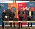 Bild: BSZ Wiesau/exb
André Putzlocher, Leiter der Tourismusschule, Rudolf Kreuzer (Kolping), Rotary-Präsident Christian Schönberger und Berufsschulleiter Thomas Metzler (von links) bei der Übergabe der Laptops.