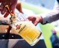 Symbolbild: Fabian Sommer/dpa
Die Brauer sprechen von hohem Kostendruck: Bier wird teurer.