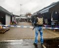 Bild: Zollverwaltung Tschechische Republik
Schwer bewaffnetet Polizei und Zollkräfte riegeln bei der Drogenrazzia den Asia Dragon Bazar in Svatý Kříž bei Cheb/Eger ab.