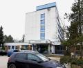 Bild: Portner
Das Krankenhaus Oberviechtach ist mit Verkaufsplänen, Klinik-Neubau und Altbau-Nachnutzung im Gespräch.