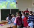 Bild: Christine Artmann/exb
Die Schüler der vier Trausnitzer Grundschulklassen beteiligten sich am Bilderrätsel über die Gemeinde Trausnitz.