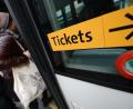 Symbolbild: Arne Dedert/dpa
Einsteigen in den schnelleren Busverkehr wollen die Landkreise Tirschenreuth und Wunsiedel mit einer Expresslinie.