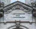 Archivbild: Armin Weigel/dpa
„Amtsgericht und Landgericht“ steht an dem Justizgebäude in Regensburg.