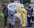 Bild: Hösamer
Bei der Keulungsaktion von rund 70000 Enten nahe Bruck mussten Mitarbeiter Schutzanzüge anlegen.