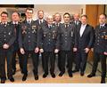 Bild: jr
Langjährige Aktive zeichnete die Feuerwehr Mitterteich aus. Im Bild (von links) Michael Ernstberger, Kreisbrandmeister Wolfgang Wedlich, Tobias Wedlich, Johannes Schmid, Armin Degelmann, stellvertretender Kommandant Günther Sommer, Thomas Seitz, Kommandant Franz Bauernfeind, Bürgermeister Stefan Grillmeier und Vorsitzender Christian Grillmeier.