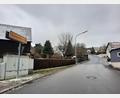 Bild: bey
Die Kreisstraße NEW 17, besser bekannt als "Glaubenwieser Straße" soll von der Einmündung in die Regensburger Straße bis zum letzten Haus“ ausgebaut werden. Oberhalb gibt es ein Stück ohne Gehweg, der laut Bürgemeister Sebastian Hartl gleich mitgebaut werden soll.