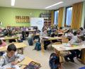 Bild: kmo
In der vierten Klasse wird eifrig gelernt. Die 9- und 10-Jährigen wissen genau, dass sie gute Noten brauchen, wenn sie sich beim Übertritt die weiterführende Schule aussuchen wollen.