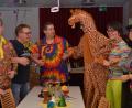 Bild: dob
Selbst eine Giraffe war in bester Laune und in geselliger Runde beim Pfarrfasching anzutreffen.