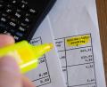 Symbolbild: Sven Hoppe/dpa
Das Wort Solidaritätszuschlag ist neben einem Taschenrechner und einem Textmarker auf einem Steuerbescheid zu sehen. Der Bundesfinanzhof (BFH) hat am Montag eine Entscheidung über eine Klage gegen den Solidaritätszuschlag verkündet.