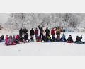 Bild: ld
Bei winterlichen Temperaturen und schönem Schnee hatten die Ministranten beim Rodeln auf der Bleaml-Alm viel Spaß.