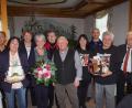 Bild: mmj
Die Glückwünsche von zahlreichen Vereinsvertretern konnte Andreas Wirnshofer (vorne mit seiner Gattin Betty) an seinem 80. Geburtstag entgegen nehmen.