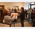 Bild: Brigitte Sommer/KuBZ/exb
Das KuBZ-Orchester begleitete die Rückkehr der Bewohnerinnen und Bewohner in die Wohngruppe der Katholischen Jugendfürsorge Regensburg im Haus St. Gertrud in Waldsassen.