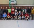 Bild: Polizeiinspektion Tirschenreuth/exb
Zum Abschlussfoto stellten sich die ausgezeichneten Spieler, Vertreter der einzelnen Mannschaften, Schiedsrichter sowie die Gratulanten auf.