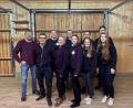 Bild: Burschen- und Madlaverein/exb
Zweiter Bürgermeister Hermann Schraml gratulierte Nico Buchka, Sophia Liebner, Alina Heining, Anna Kohl, Anna Zimmermann (vorne von links), Christopher Szeri, Hannes Amm, Florian Hecht und Fabian Wöhrl (hinten von links) zur Wahl.