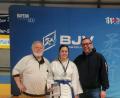 Bild: dob
U18-Judoka Verena Beimler (Mitte) aus Vohenstrauß ist Bayerische Meisterin. Die Trainer Rudi Pieleck (links) und Bernd Koller (rechts) freuen sich mit.