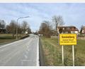Archivbild: Eichl
Die Kreisstraße NEW 26 zerschneidet das Dorf Remmelberg, auf ihr wird allzu oft viel zu schnell durch das Dorf gerast. Der Gemeinderat will das möglichst flott unterbinden.