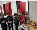 Bild: fpoz
Die Kinder können beim Schulfrühstück in Waldershof aus vielen Angeboten wählen.