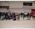 Bild: ak
Einen Vormittag lang drehten die Immenreuther Förderschüler Runde um Runde in der Mitterteicher Eissporthalle.