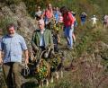 Archivbild: Susanne Kimmerl
Seit 1996 betreibt der Bund Naturschutz, allen voran Arnold Kimmerl, in Stein Landschaftspfelge mit Ziegen. Die Goißnfeste im Herbst, hier ein Bild von 2019, gleichen einem Almabtrieb. .