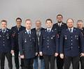 Bild: Tobias Schmidt
Der Feuerwehr Ammerthal gelingt die Kommandantenwahl im zweiten Anlauf (von links): Moritz Koberstein (Vorsitzender), Christoph Leikam (Kämmerer), Andreas Götz (Dritter Kommandant), Anton Peter (Bürgermeister), Florian Baumer (Erster Kommandant), Thorsten Jobst (Kreisbrandmeister), Christoph Scheibel (Zweiter Kommandant) und Hans Sperber (Kreisbrandinspektor).