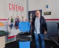 Bild: lue
Im Cineplanet in Tirschenreuth gibt es seit kurzem ein Mehrwegsystem. Müll gibt es seither weniger im Kino. Betreiber Michael Neidhardt testet die Umstellung derzeit in Tirschenreuth und will dann das System auch in Marktredwitz einführen.
