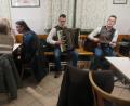 Bild: jzk
Simon und Stefan Schmidt (von links) begeisterten ihre Zuhörer mit Märschen, Polkas und Walzern.