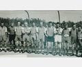 Archivbild: gi
Die Spielvereinigung Moosbach wurde in ihrer 100-jährigen Geschichte schon oft Meister und schaffte den Aufstieg in die höhere Liga. Dieses Team gewann vor 70 Jahren den Meistertitel: (von links, vorne) Karl Stefinger, Jakob Lang, Johann Rappl, Josef Bergmann, Karl Ulrich, Anton Lang, Josef Brandl, Karl Häupl, Martin Prem, Karl Bergmann und Josef Fuchs.