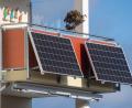 Symbolbild: Stefan Sauer/dpa
Solarstrom vom Balkon: Die kleinen Kraftwerke für Mieter und Hauseigentümer werden auch im Landkreis Amberg-Sulzbach immer beliebter.