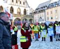 Bild: Stephan Huber
Vor der zweiten Tarifrunde für den öffentlichen Dienst übergaben Beschäftigte und Gewerkschafter symbolisch eine Unterschriftensammlung an Ambergs OB Michael Cerny.