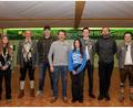 Bild: Andreas Brückmann
Jugendschützenkönigin Ida Götz und Schützenkönig Hermann Schmidt (von links) ehren die Vereinsmeister Matthias Wenkmann, Gerhard Herbst, Amelie Schmerbauch, Timo Schuller, und Reinhold Schlosser, Schützenmeister Johannes Wenkmann gratuliert.
