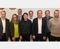 Bild: gf
Einstimmig wählt der CSU-Ortsverband Poppenricht-Traßlberg einen neuen Vorstand (von links): Hubert Siegert, Silke Kunz, CSU-Kreisvorsitzender Harald Schwartz, Michel Laußer, Reiner Hoffmann, Vorsitzender Hermann Böhm, Horst Pongratz und Tobias Lorenz.