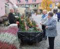 Archivbild: wrt
Beim Herbstmarkt im Oktober konnten die Besucher unter anderem Gestecke für Allerheiligen kaufen. Mangels Interesse soll dieser Markt vorerst eingestellt werden.