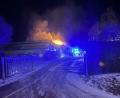 Bild: dob
Hell loderten die Flammen aus der Gärtnereihalle in den Nachthimmel.