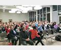 Bild: Portner
Viele Hände gehen beim Bürgerdialog zum Krankenhaus Oberviechtach in die Höhe, als der Bürgermeister nach zwei Stunden wissen will, ob sich die Fragerunde gelohnt hat.