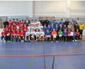 Bild: khg
Die vier erstplatzierten Jungen-Mannschaften nach der Hallen-Fußball-Landkreismeisterschaft der 5. und 6. Klassen (von links): Mittelschule Vilseck, Mittelschule Kümmersbruck, Mittelschule Auerbach und Mittelschule Ursensollen.