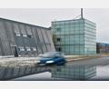 Bild: Florian Miedl/fph
Das Ost-West-Kompetenzzentrum wirkt architektonisch nach wie vor modern, obwohl das Gebäude schon mehr als 20 Jahre alt ist.