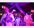 Bild: Freya Stöckl
Garanten für einen fantastischen Tanz- und Unterhaltungsabend. Die Vollblutmusiker der "Jukebox Heroes" lieferten die perfekten musikalischen Klänge zum Rockfasching im Bodensteiner-Saal.
