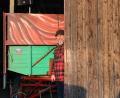 Bild: mrr
Gerade eben war der TÜV zur Abnahme des Wagens der Narrhalla Rot-Weiß-Gold für den Riedener Faschingszug da. Jetzt heißt es für Andy Friedrich: Schnell den Stodl zusperren.