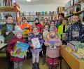 Bild: gis
Die geehrten Kinder mit Leiterin Selma Markhof (Dritte von rechts). Emily Will (vorne links) hat am meisten gelesen.