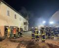 Bild: Gustl Beer
Rauchentwicklung in einem Hackschnitzellager in Pischeldorf ruft am Mittwochabend die Feuerwehr auf den Plan.