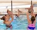 Bild: Florian Miedl/fph
Schon die Kleinsten haben beim Babyschwimmen Spaß im Alexbad.