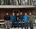 Bild: exb
EC-Präsident Daniel Brunner mit der siegreichen Moarschaft mit Bene Bäuml, Anton Franz, Helmut Gleißner und Albert Kutzer sowie Sportleiter und Schiedsrichter Mario Gleißner (von links).