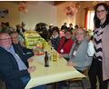 Bild: jr
Seniorenbeauftragte Ramona Zeitler (rechts) hat den ersten Seniorenfasching in der Gemeinde Pechbrunn organisiert.
