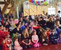 Bild: Wuni Zwack/exb
Der Kinderfasching im Pertolzhofener Vereinsstodl ist ein Besuchermagnet.